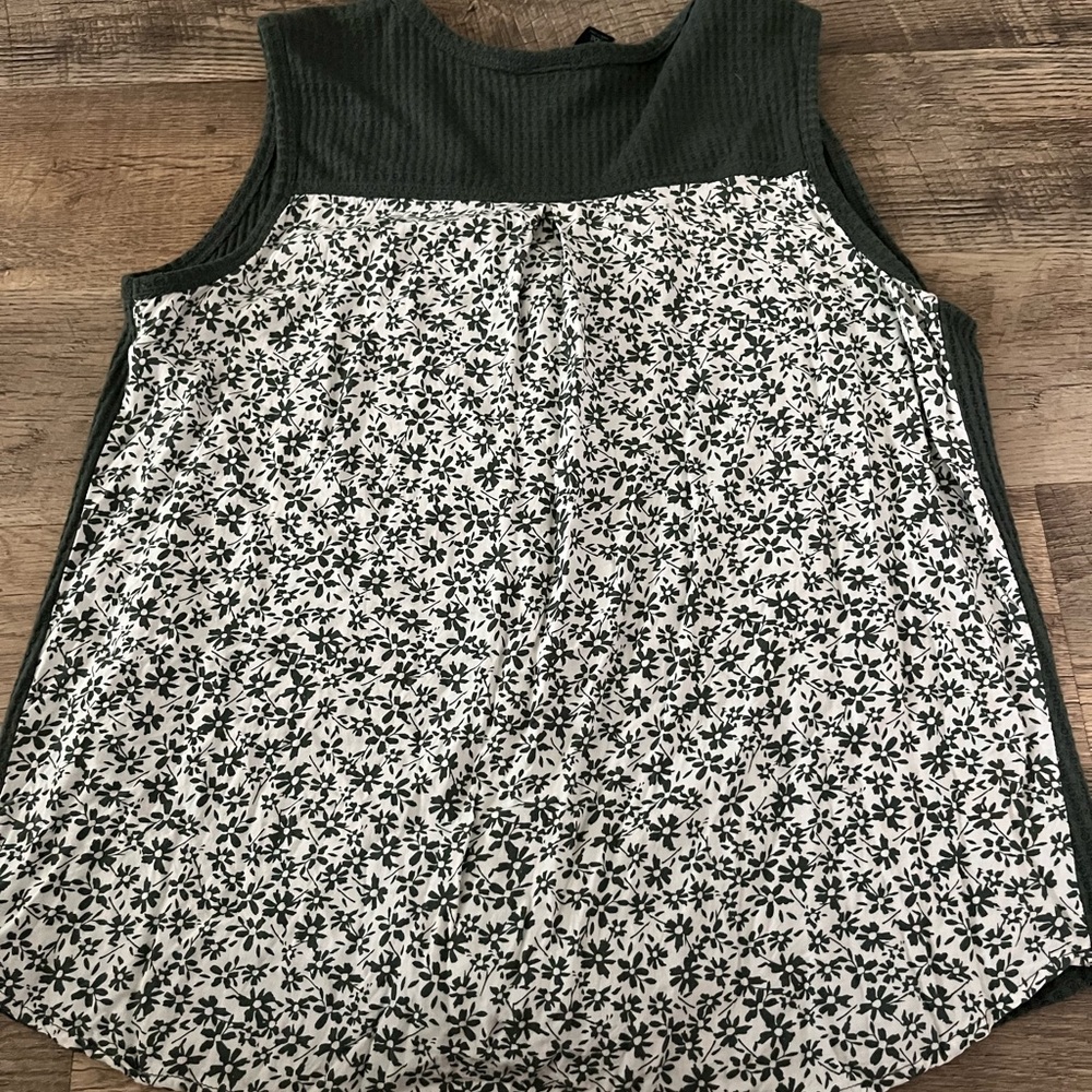 Tank top button down - Picture 2 of 3